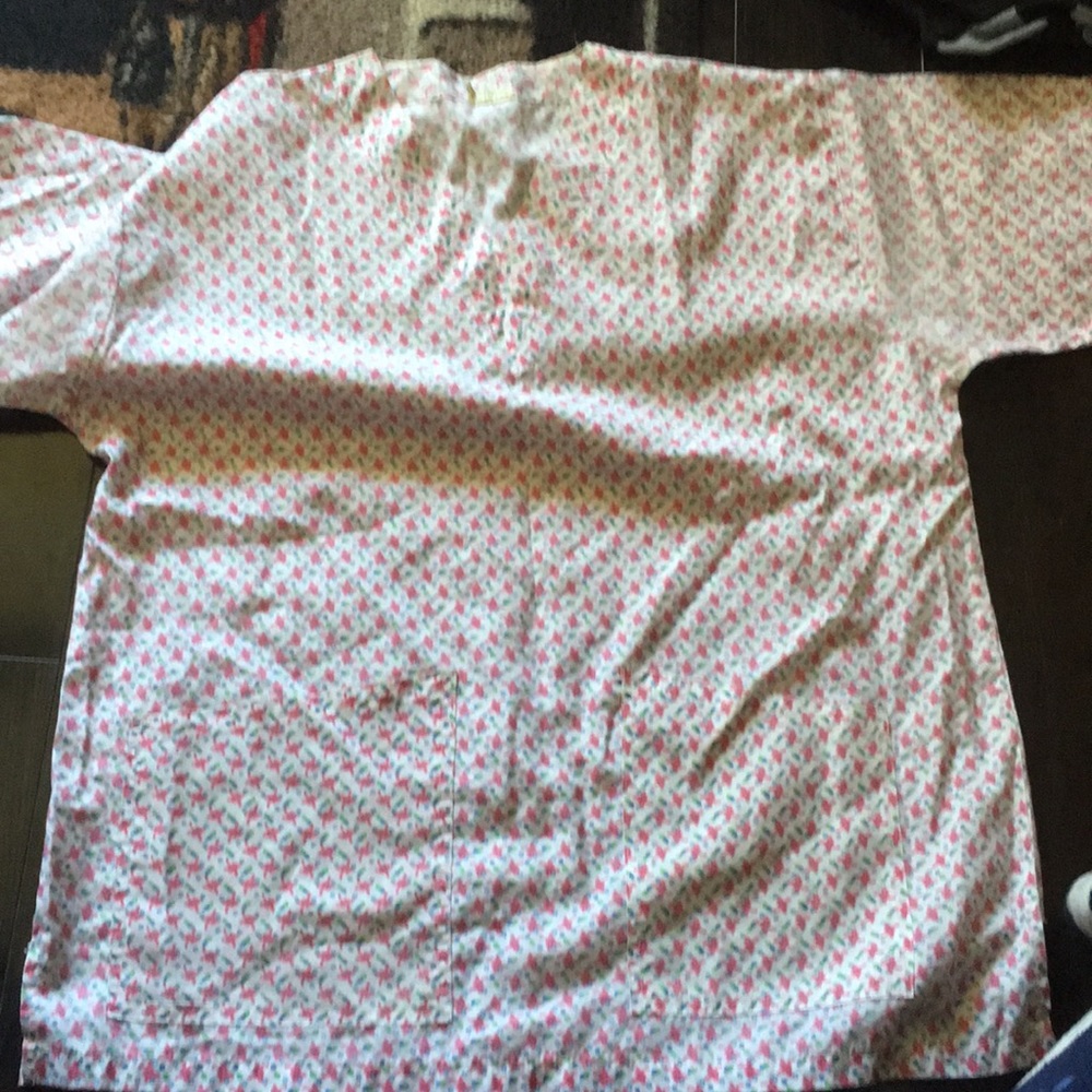Trend medium scrub top.  Super soft